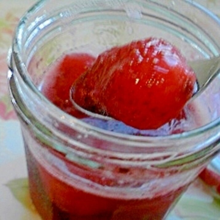 苺をたくさん使って、美味しくて簡単な苺ソース♪
